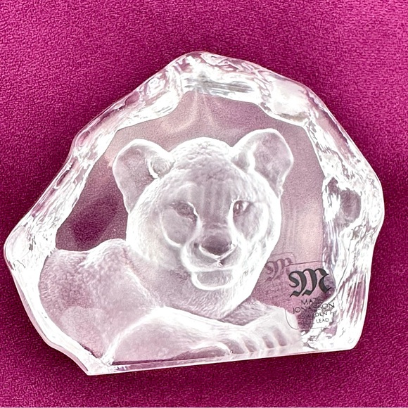 Mats Jonasson Sweden Tiger Cub Crystal Paperweight - Picture 6 of 11